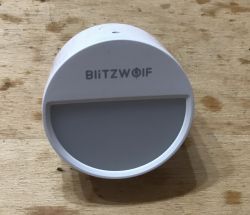 BW-LT10 nocne światełko od Blitzwolfa - wnętrze i podmiana kontrolera na PICa