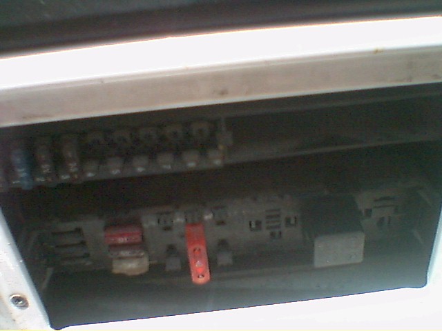 MercedesBenz 211 2002r. Problem z przekaźnikiem (elektryką)
