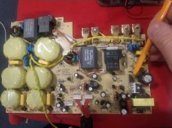 Amica PI6513TBD - Uszkodzony zasilacz, identyfikacja układu scalonego po przepięciu