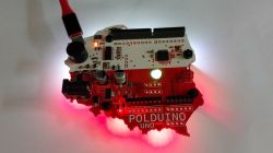 Płytka developerska Polduino UNO z podświetleniami LED.