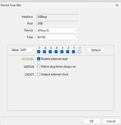 Okno „Device Fuse Bits” dla ATtiny10 z zaznaczonym RSTDISBL „Disable external reset”