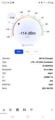 Ekran telefonu komórkowego pokazujący wynik testu sygnału sieci.