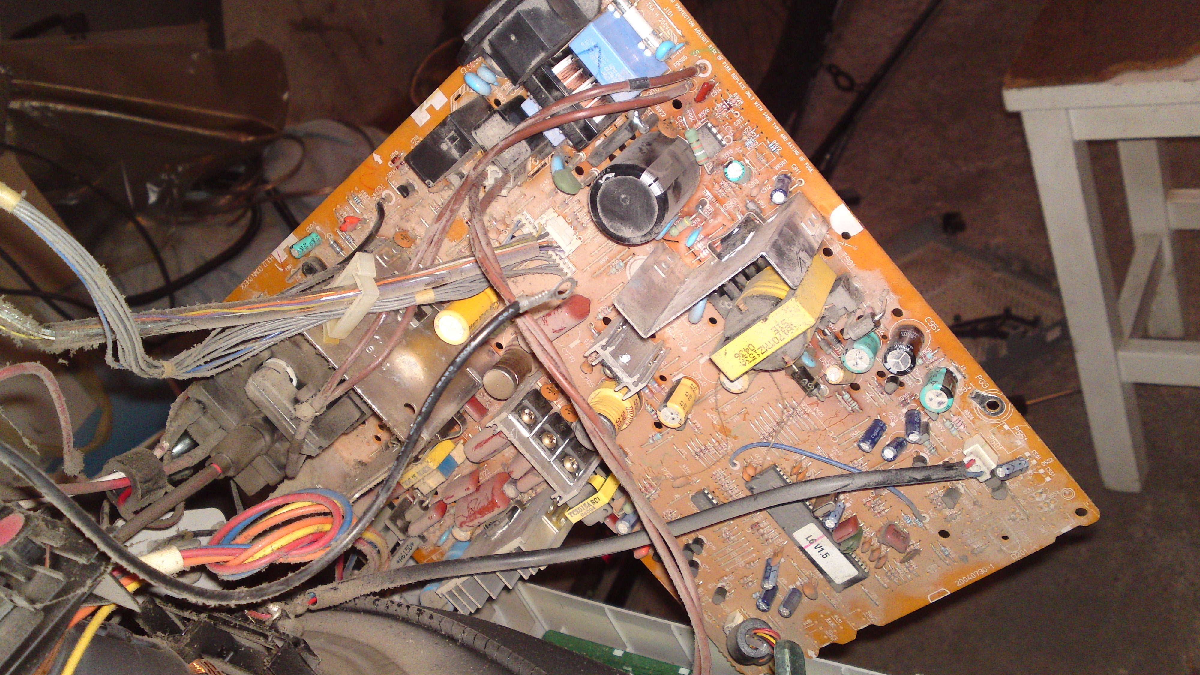 LG Flatron ez T710BH - zwężenie obrazu - elektroda.pl