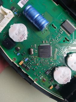 Odczyt wsadu w liczniku BMW e46 - jakim urządzeniem sczytać dane z MCU?