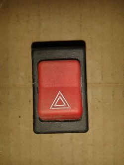 poszukuję schematu włącznika świateł awaryjnych trabant