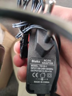 Zastąpienie lub reanimacja akumulatorów do samochodu dziecięcego