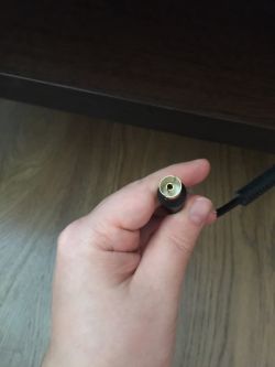 Jak poprawnie połączyć kable antenowe do TV? Brak sygnału i klatkowanie obrazu