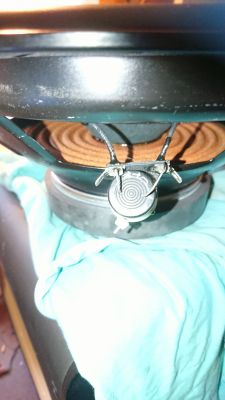 Jbl es250pw/230 - Naprawa charczącego subwoofera pytanie o kondensato