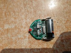 Jak rozpoznać model alarmu w samochodzie po sygnałach i pilocie?