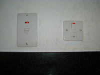 Connecting HOTPOINT HAE60K Electric Cooker (10.7 KW, 230-240V, 50Hz) to UK Socket with 10mm Cable