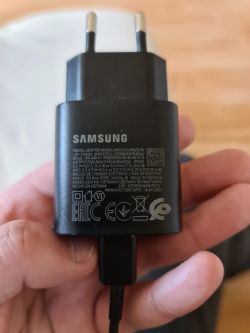 Możliwość ładowania Samsunga S22 Ultra za pomocą ładowarki od S20 Ultra