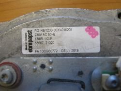 Etykieta znamionowa wentylatora ebm-papst na metalowej obudowie, model RG148/1200-3633-010201