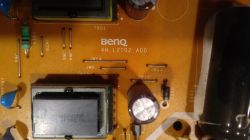 Monitor BENQ Q7C5 - Biały ekran i piszczący dźwięk
