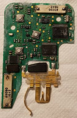 Renault - kłopoty z uruchomieniem auta. Uszkodzony pilot czy błąd w czytniku karty?