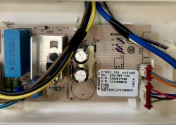 Beko K542 70HB lodówka – sprężarka wyłącza się po kilku sekundach. Gdzie jest termostat?