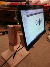 Monitor DIY zbudowany ze starego laptopa Monitor DIY zbudowany ze starego laptopa