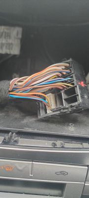 Ford Mondeo mk4 2007 podłączenie niefabrycznego radia sony XAV-AX3005DB