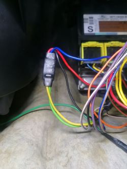 Mondeo mk3 2.0 tdci kombi - Syrena alarmu, demontaż jak to zrobić?