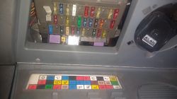 Laguna 1 99 1.6 benz - SERV, radio, zegar i lusterka nie działają