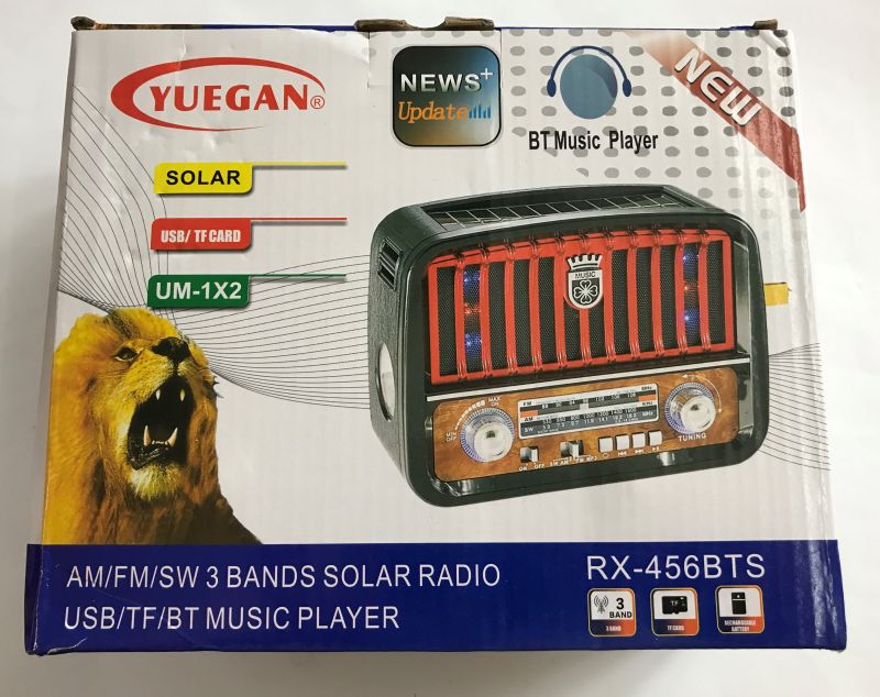 Radio AM/FM/SW USB/TF/BT RX-456BTS z panelem solarnym - wnętrze, test ładowania