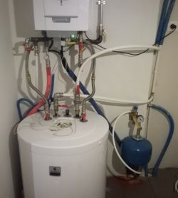 Setting Up and Operating De Dietrich MRC3 Plus Furnace: Heating and Water Change Cycle