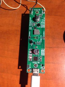 Kieszonkowe UPS lub zasilanie 5 V/1 A zawsze pod ręką Moduł UPS na Li-Ion 18650.