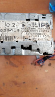 Jak podłączyć radio Philips 22RC200//65 do Opla Astry G?