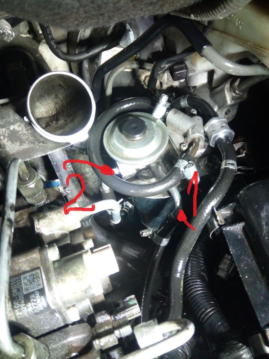 [Rozwiązano] Toyota Corolla Verso D4D 2.2 Podciśnienie w