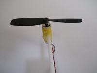 Tricopter sterowany głosem za pomocą smartfona