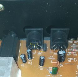 Podłączenie pedału wtyczki DIN 5 do pianina TG8815