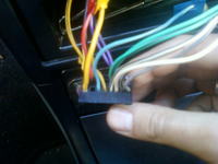 Nieznana wtyczka w Mazdzie 626 - jak rozpoznać i zamienić na ISO?