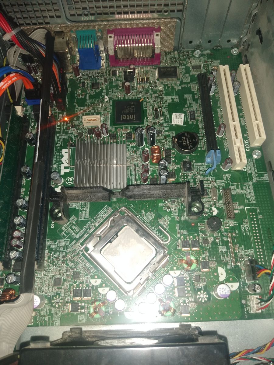 [Rozwiązano] Lokalizacja, identyfikacja kości BIOS w Dell Optiplex 780