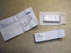 WT-SPI RGB/RGBW Controller with Accessories WT-SPI RGB/RGBW controller with manual and box.