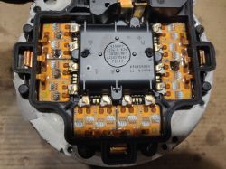 Elektroniczny moduł sterujący z uszkodzonymi tranzystorami w układzie półmostka.