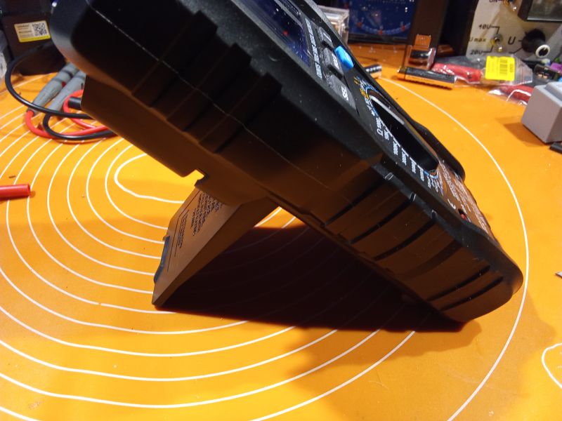 MESTEK DM 100 - miernik uniwersalny dla każdego? Krótki opis i kilka fotek.