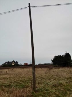 Słup energetyczny na działce Słup energetyczny na działce