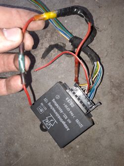 jak podłączyć wiązkę i moduł haka Audi A4 B5 ?