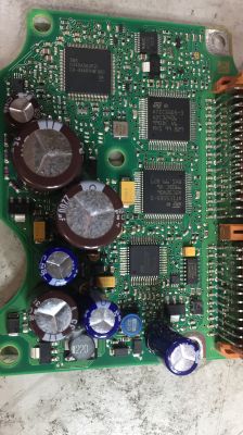 Sterownik poduszek Fiat 500 (5WK43904 Siemens) - brak komunikacji, jak naprawić?