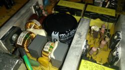 Kondensator do monitora - Szukam kondensatora do starego monitora LCD HYUNDAI 2