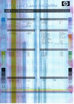 Strona testowa drukarki HP Color LaserJet 2600N z problemami kolorystycznymi na wydruku.