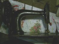 Identyfikacja modelu i producenta maszyny do szycia ze zdjęć