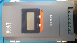 Regulator ładowania solarnego Volt Polska SOL MPPT z ekranem LCD i listwą zacisków