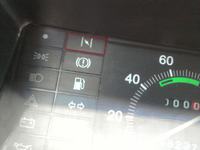 Kontrolki na liczniku fiata 126p z 1993r