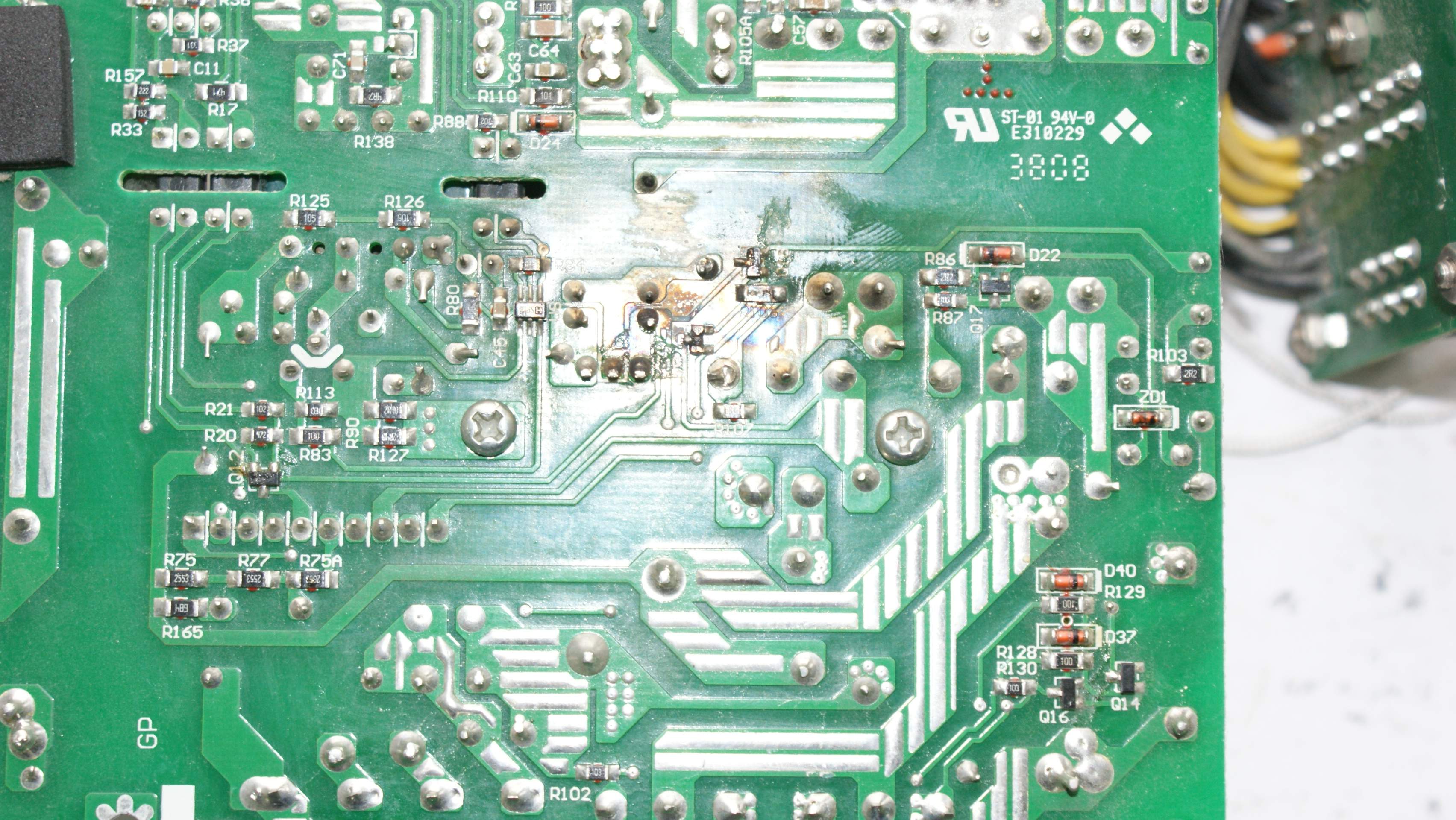 Chieftec CFT-600-14CS - Wywalil bezpieczniki i chyba sie spalil