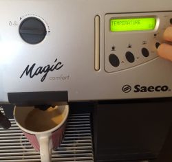 Saeco Magic Comfort SUP012D - Ekspres robi słabą kawę