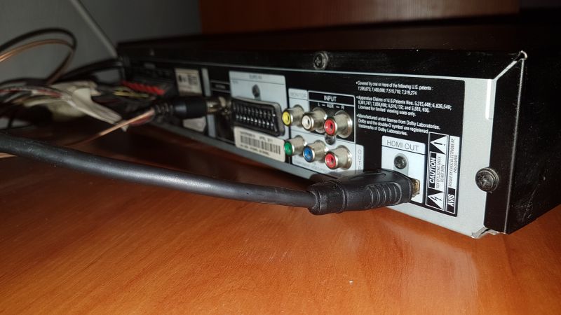 Philips 32PHH4100/88 - połączenie z kinem LG HT306PD