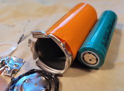 Pokaż kotku co masz w środku czyli Li-Ion 1500 mAh w obudowie opisanej 8800 mAh