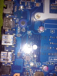 Zwarcie w USB laptopa, uszkodzony układ AP2301, brak działania portów USB