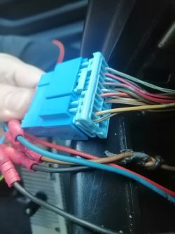 Podłączenie caraudio bez wzmacniacza - jak przywrócić fabryczne ustawienia?