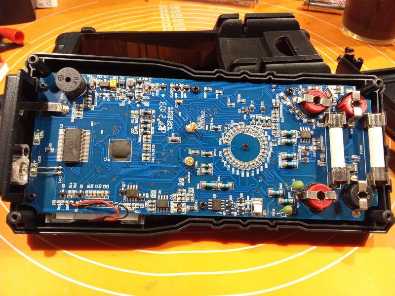MESTEK DM 100 - miernik uniwersalny dla każdego? Krótki opis i kilka fotek.